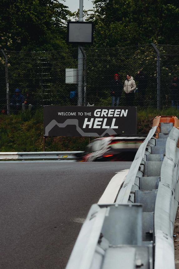 green hell sign