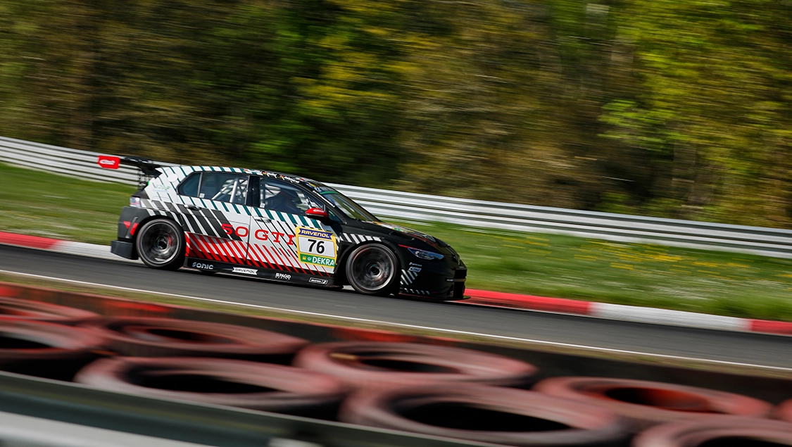Benny Leuchter and Max Kruse team racing at Nürburgring